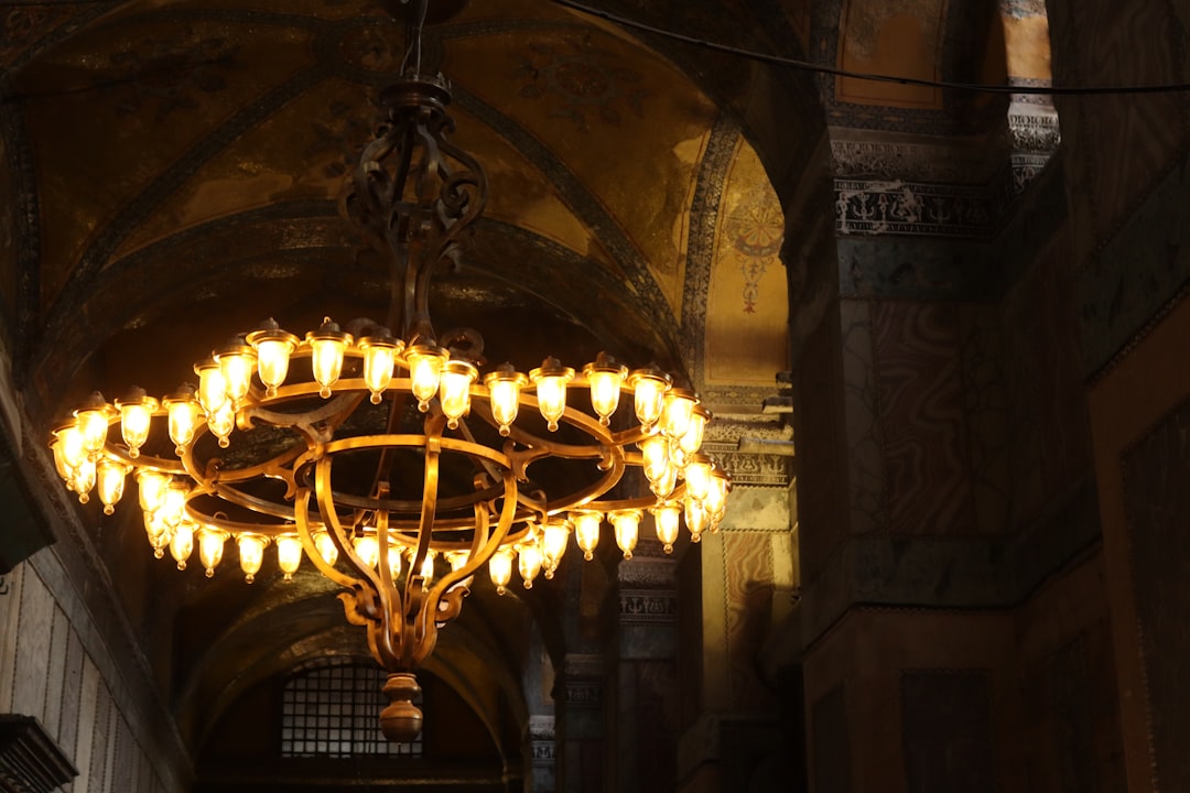 Photo Medieval chandelier